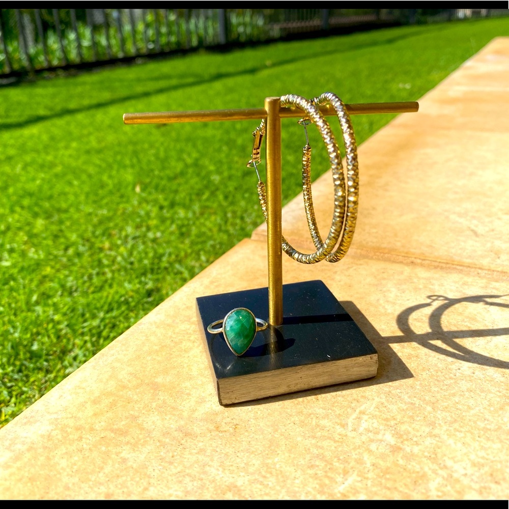 Jewelry holder T-bar